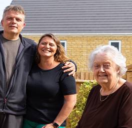 Rosemary marks 80th birthday in new-build Witney home with family and pet Springer!